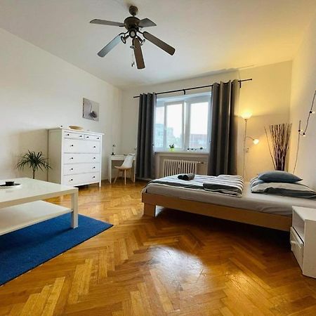 Lovely 2Bdr In Center, Wifi & Self-Check In Братислава Екстер'єр фото