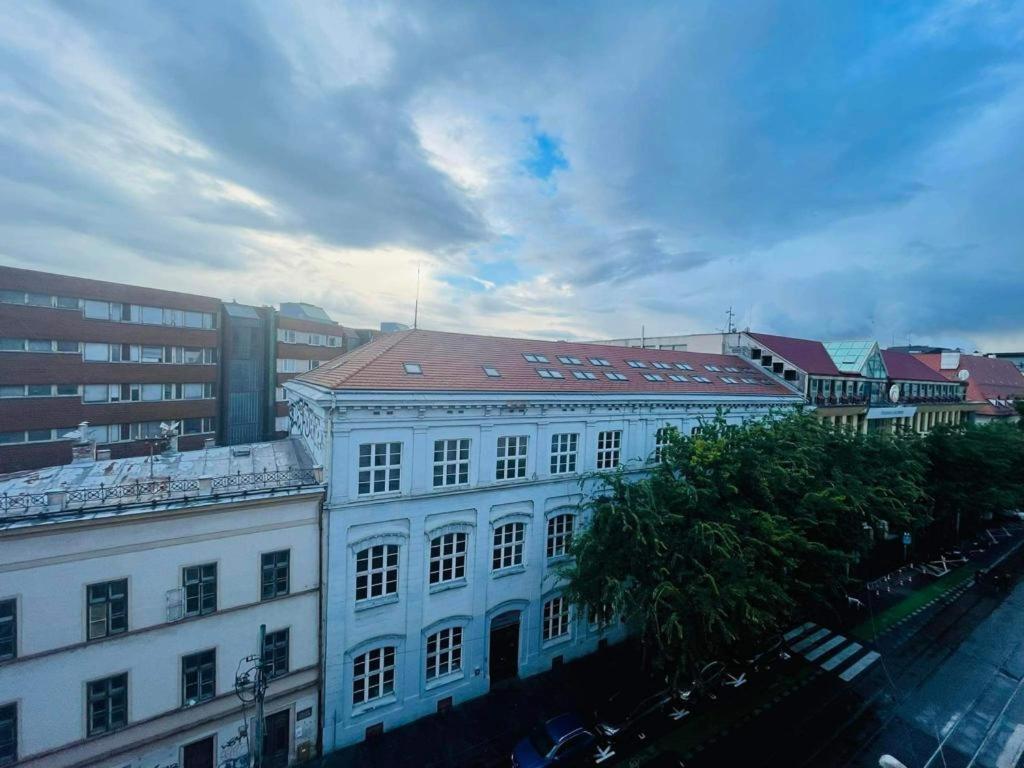 Lovely 2Bdr In Center, Wifi & Self-Check In Братислава Екстер'єр фото