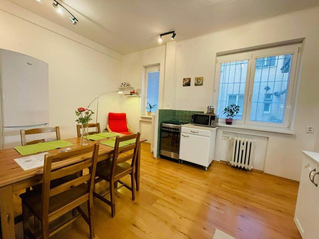 Lovely 2Bdr In Center, Wifi & Self-Check In Братислава Екстер'єр фото